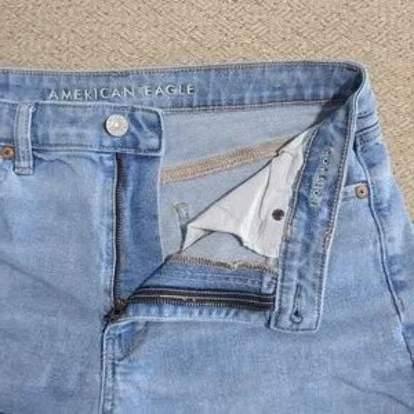 American Eagle Mom Cuffed Hem Shorts - Size 12 - Picture 6 of 6